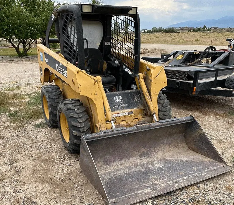 Weekend Warriors JD 320G skid steer.